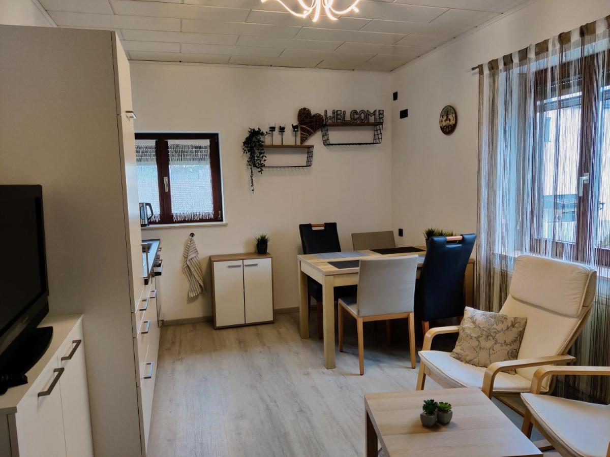 Holiday Home In Quiet Beautiful Area With Two Separate, Modern, Furnished Apartments Deutsch-Wagram 外观 照片