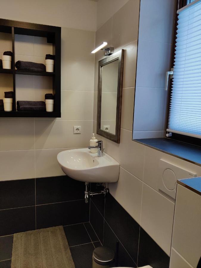 Holiday Home In Quiet Beautiful Area With Two Separate, Modern, Furnished Apartments Deutsch-Wagram 外观 照片