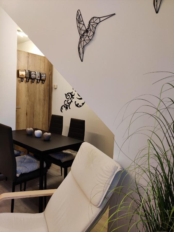 Holiday Home In Quiet Beautiful Area With Two Separate, Modern, Furnished Apartments Deutsch-Wagram 外观 照片