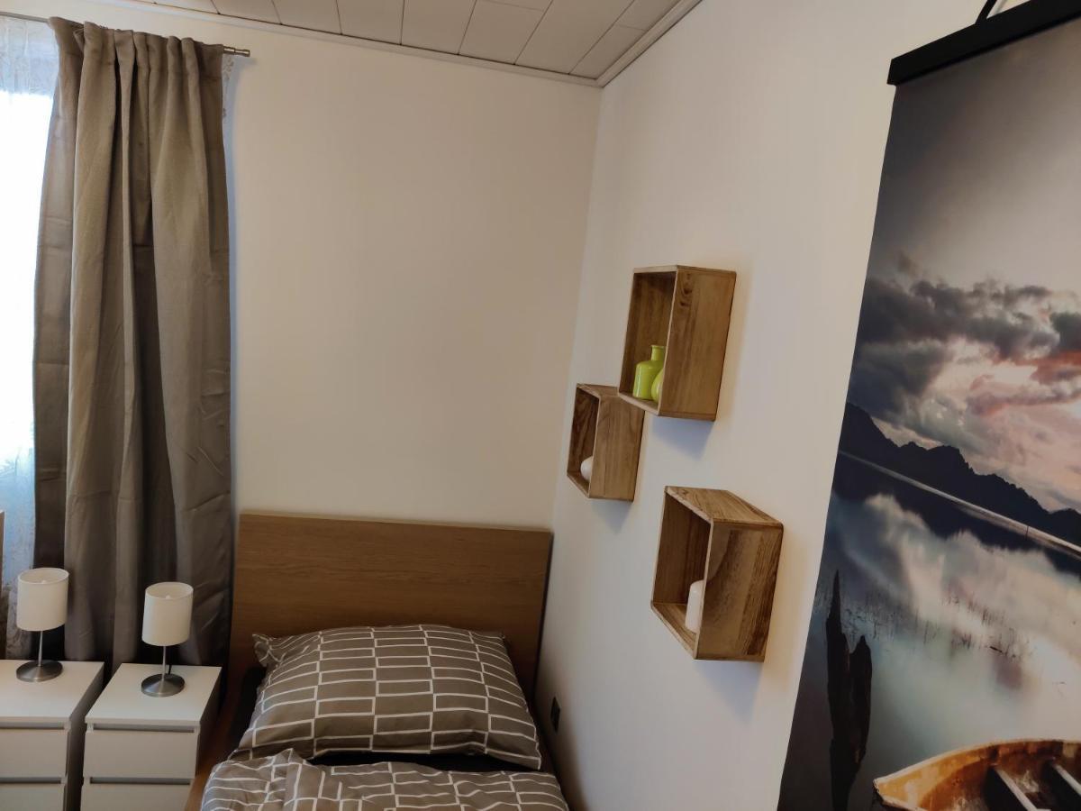 Holiday Home In Quiet Beautiful Area With Two Separate, Modern, Furnished Apartments Deutsch-Wagram 外观 照片