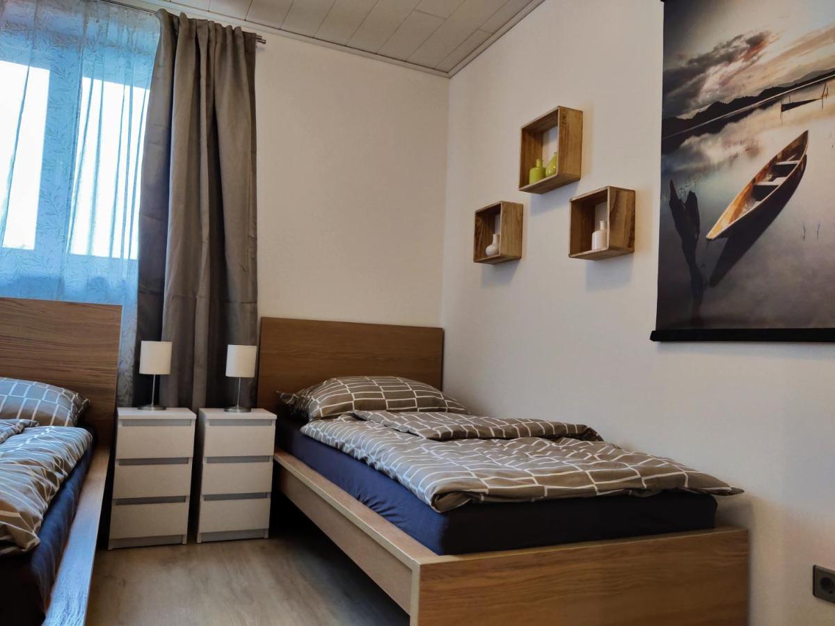 Holiday Home In Quiet Beautiful Area With Two Separate, Modern, Furnished Apartments Deutsch-Wagram 外观 照片